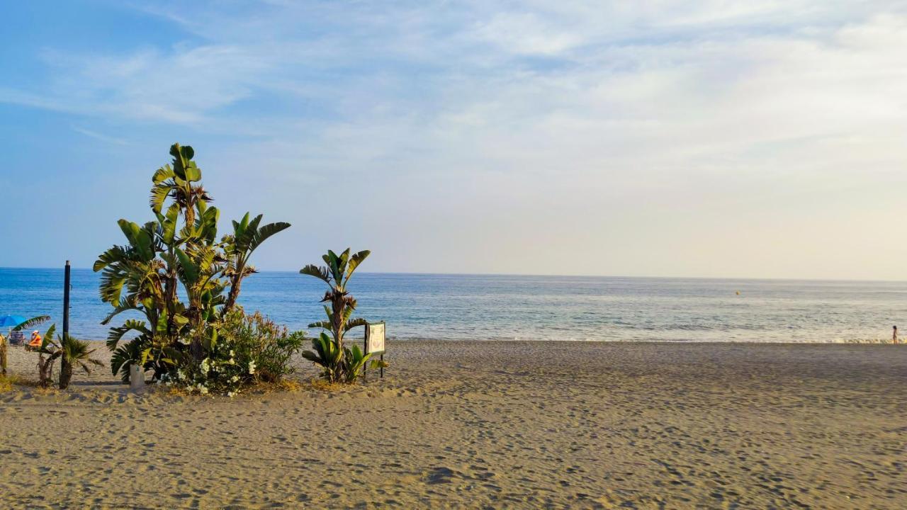 Laguna Beach Costasol - Alojamientos La Torre Торрокс Екстер'єр фото